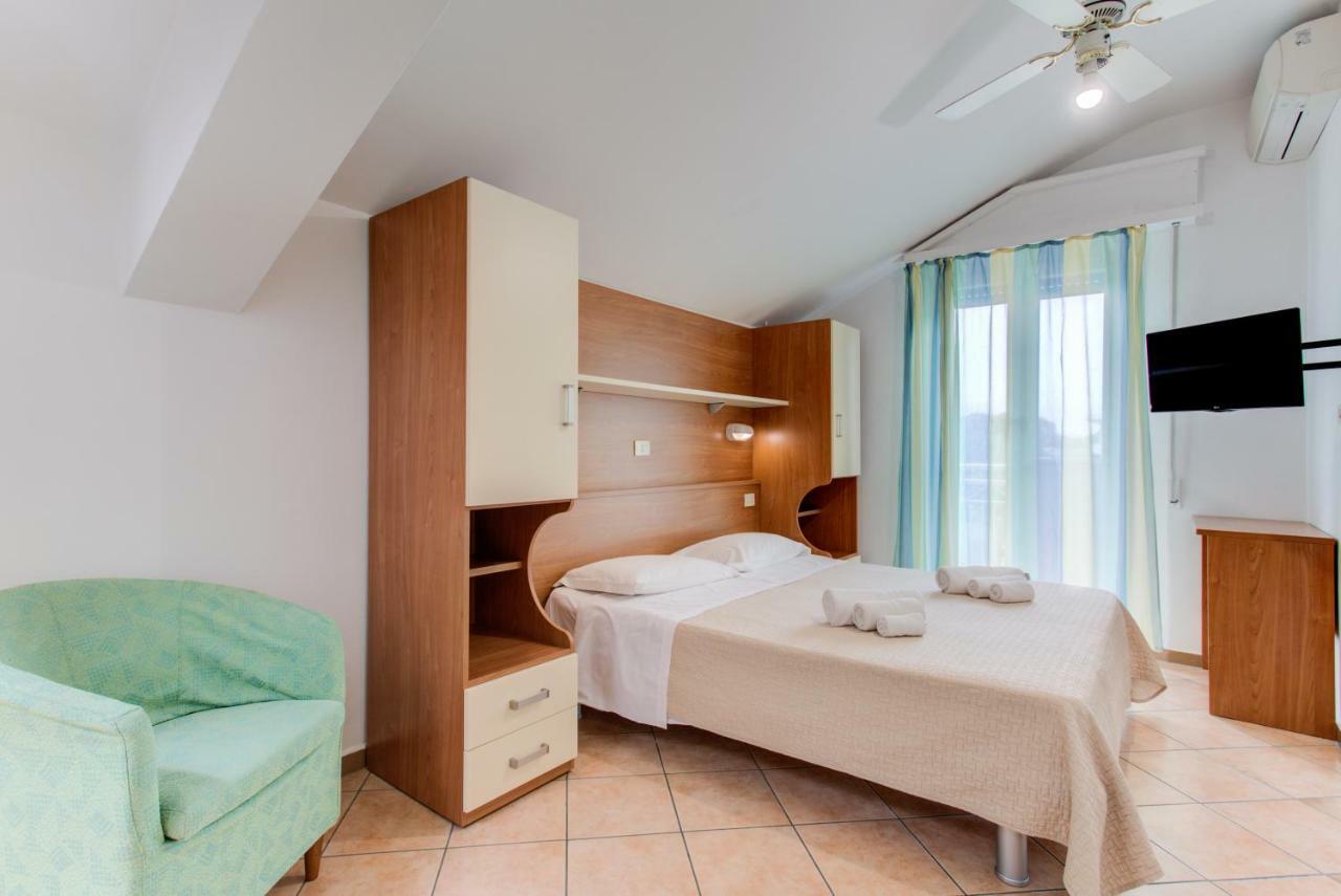 ריצ'יונה Hotel Cimarosa חדר תמונה