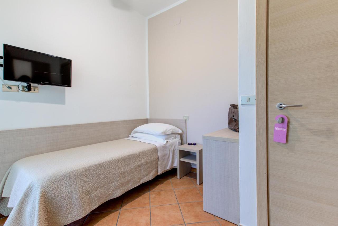 ריצ'יונה Hotel Cimarosa חדר תמונה